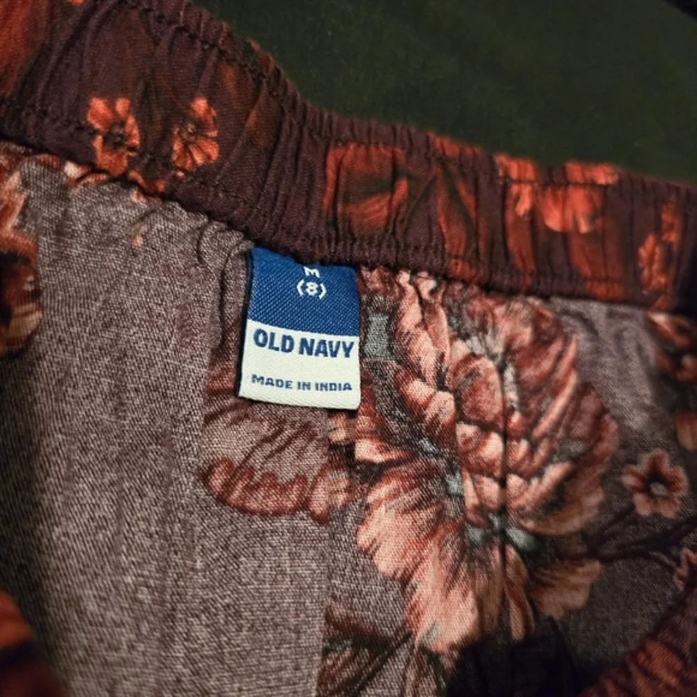 Old Navy‎ Girl's Floral Tiered Skirt Burgundy NWT Size Medium 8